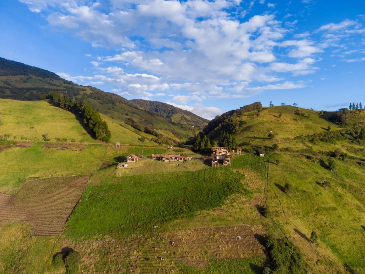 El Cedro Sonado Hotel Patate ภายนอก รูปภาพ